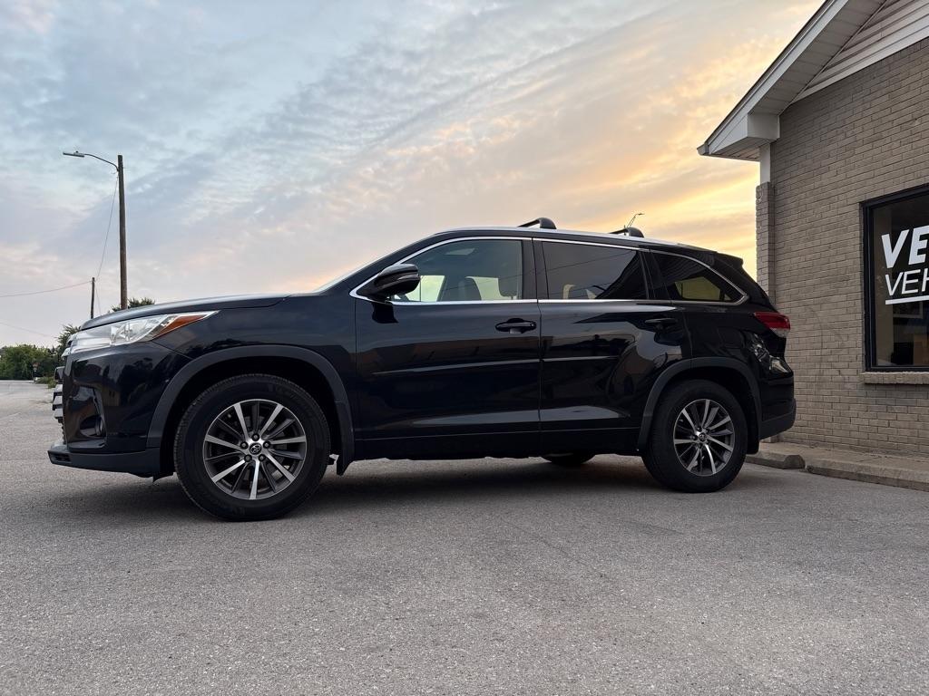 toyota highlander 2017 5TDJZRFH8HS388986 image toyota highlander 2017 5TDJZRFH8HS388986 image