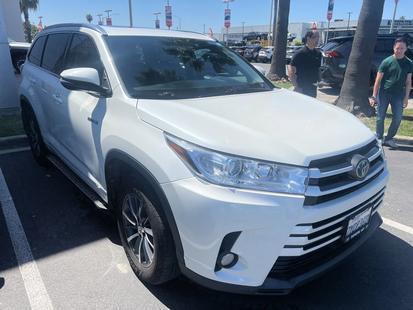 toyota highlander 2017 5TDJGRFH0HS028908 image toyota highlander 2017 5TDJGRFH0HS028908 image