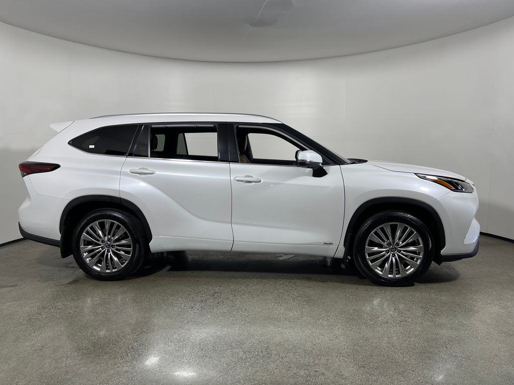 toyota highlander 2024 5TDEBRCH4RS624934 image toyota highlander 2024 5TDEBRCH4RS624934 image