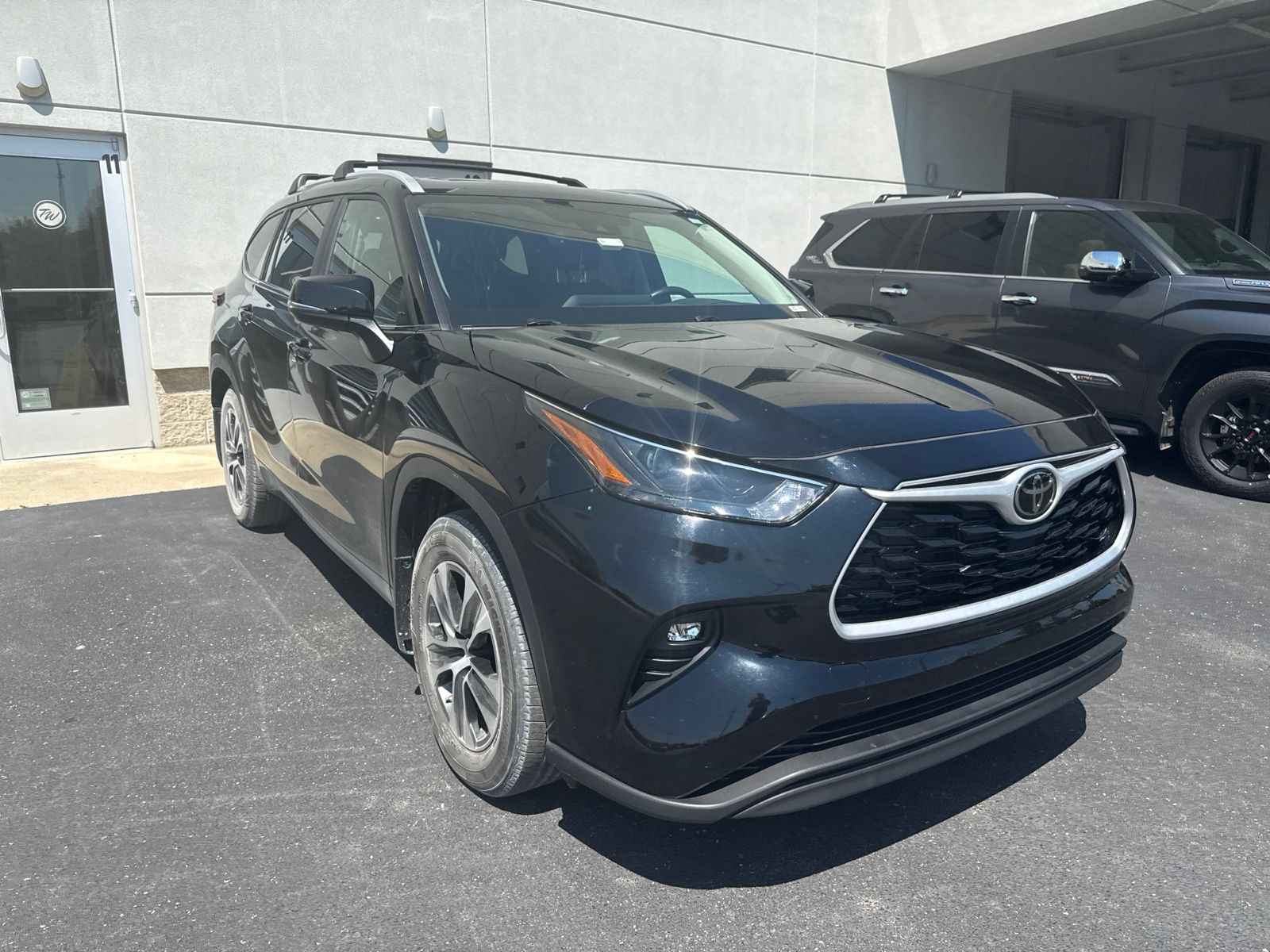 toyota highlander 2024 5TDKDRBH8RS535754 image toyota highlander 2024 5TDKDRBH8RS535754 image