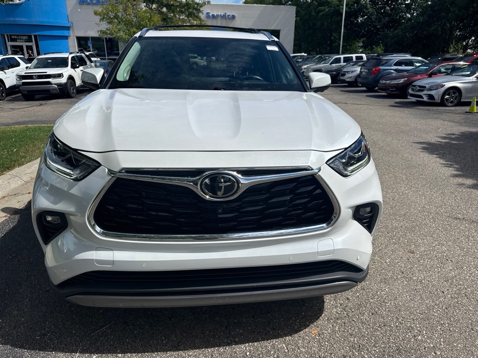 toyota highlander 2024 5TDKDRBH3RS561954 image toyota highlander 2024 5TDKDRBH3RS561954 image