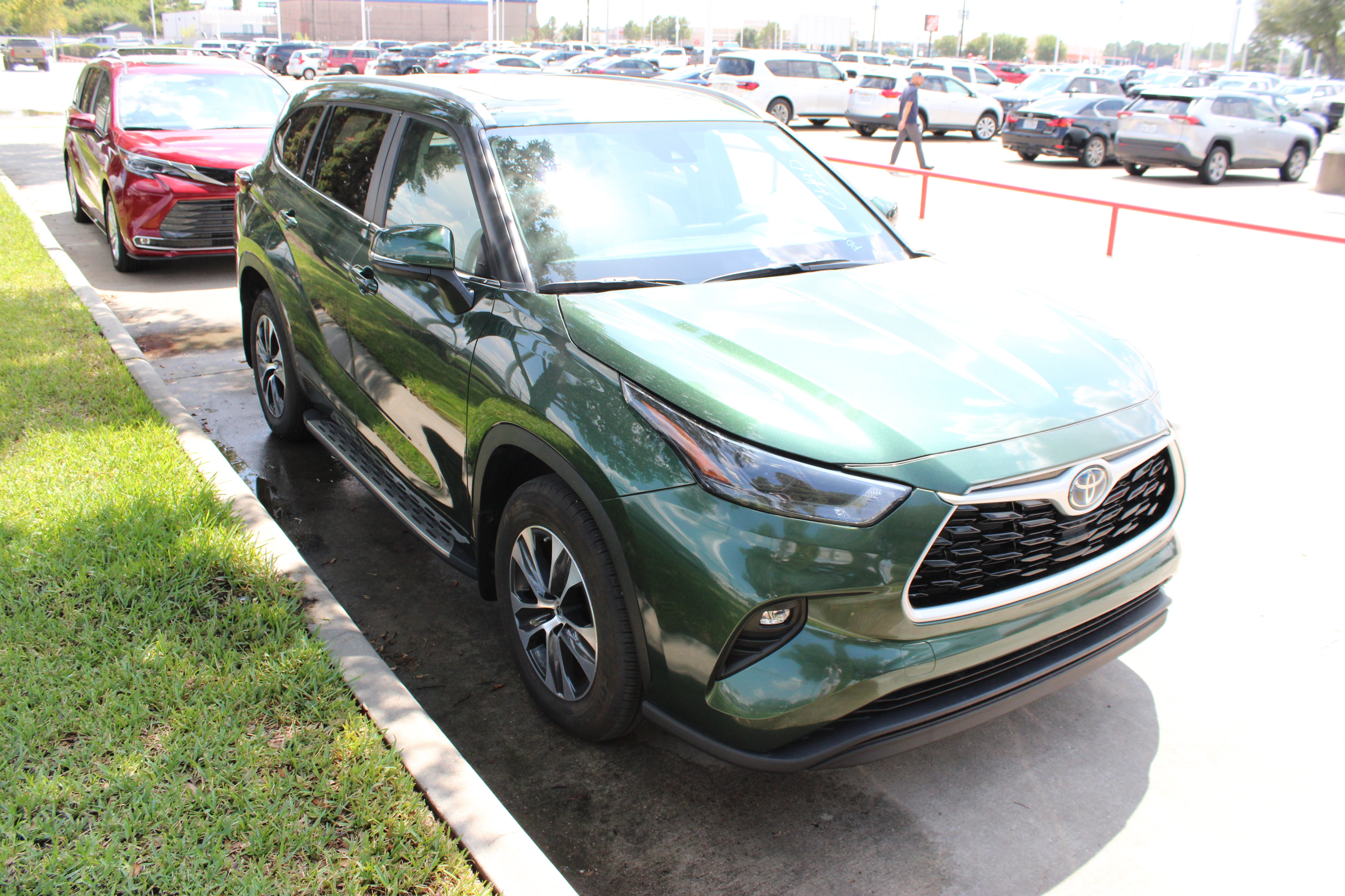 toyota highlander 2024 5TDKARAHXRS528993 image toyota highlander 2024 5TDKARAHXRS528993 image