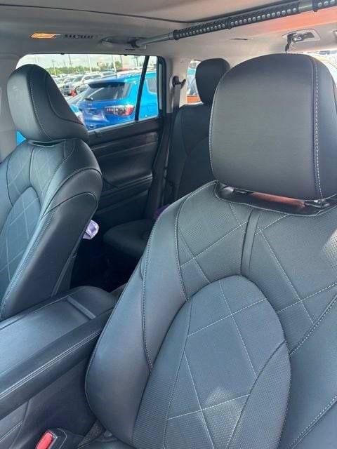 toyota highlander 2024 5TDEBRCH5RS645369 image toyota highlander 2024 5TDEBRCH5RS645369 image