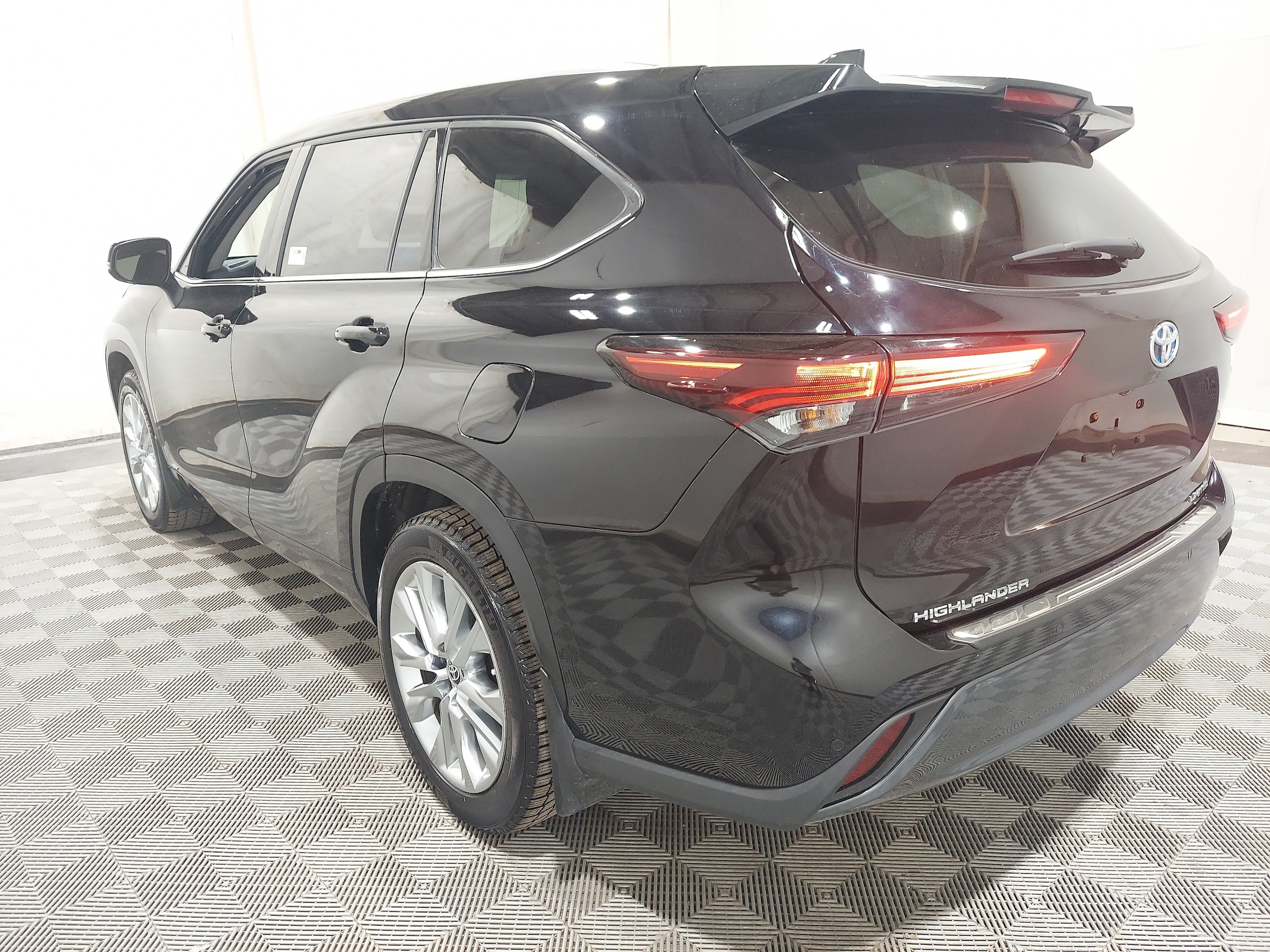 toyota highlander 2024 5TDXBRCH1RS628903 image toyota highlander 2024 5TDXBRCH1RS628903 image