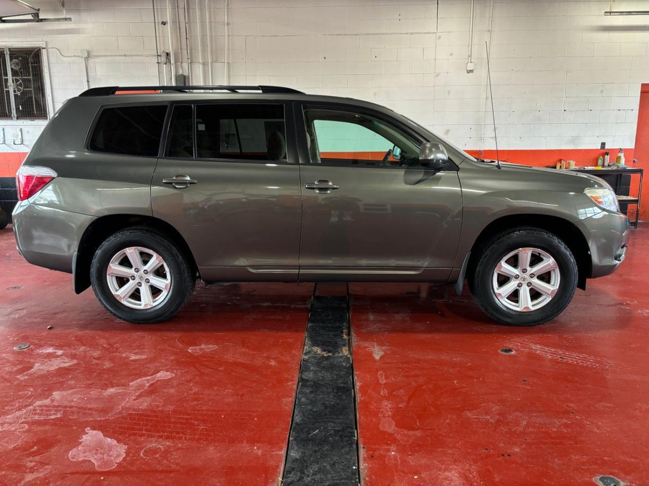 toyota highlander 2010 5TDBK3EH2AS026908 image toyota highlander 2010 5TDBK3EH2AS026908 image