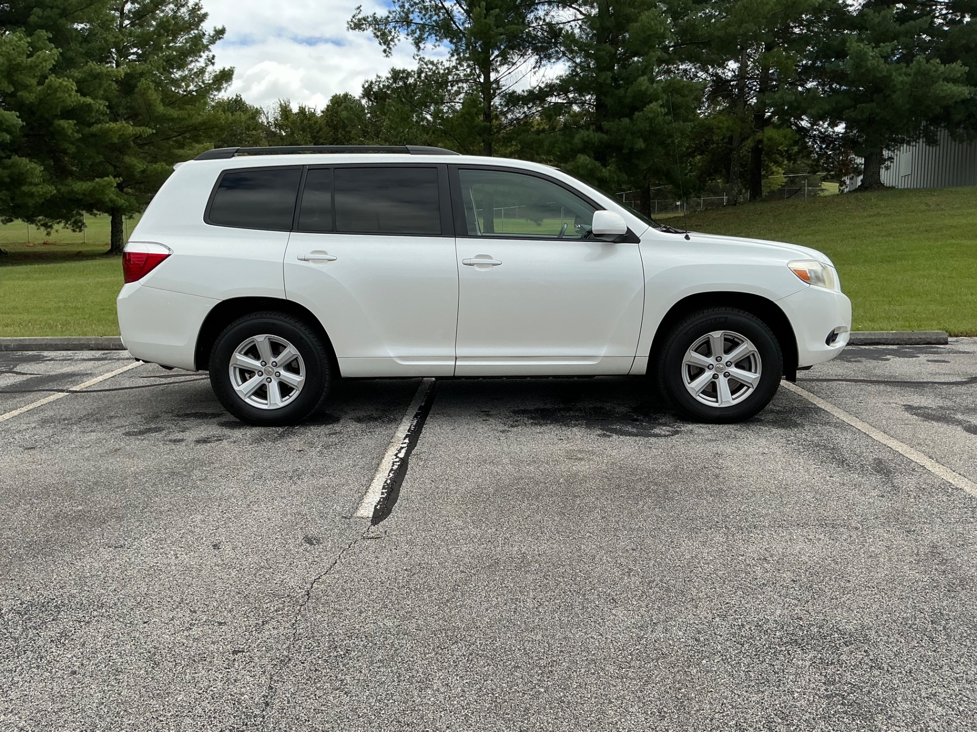 toyota highlander 2010 5TDBK3EHXAS017616 image toyota highlander 2010 5TDBK3EHXAS017616 image