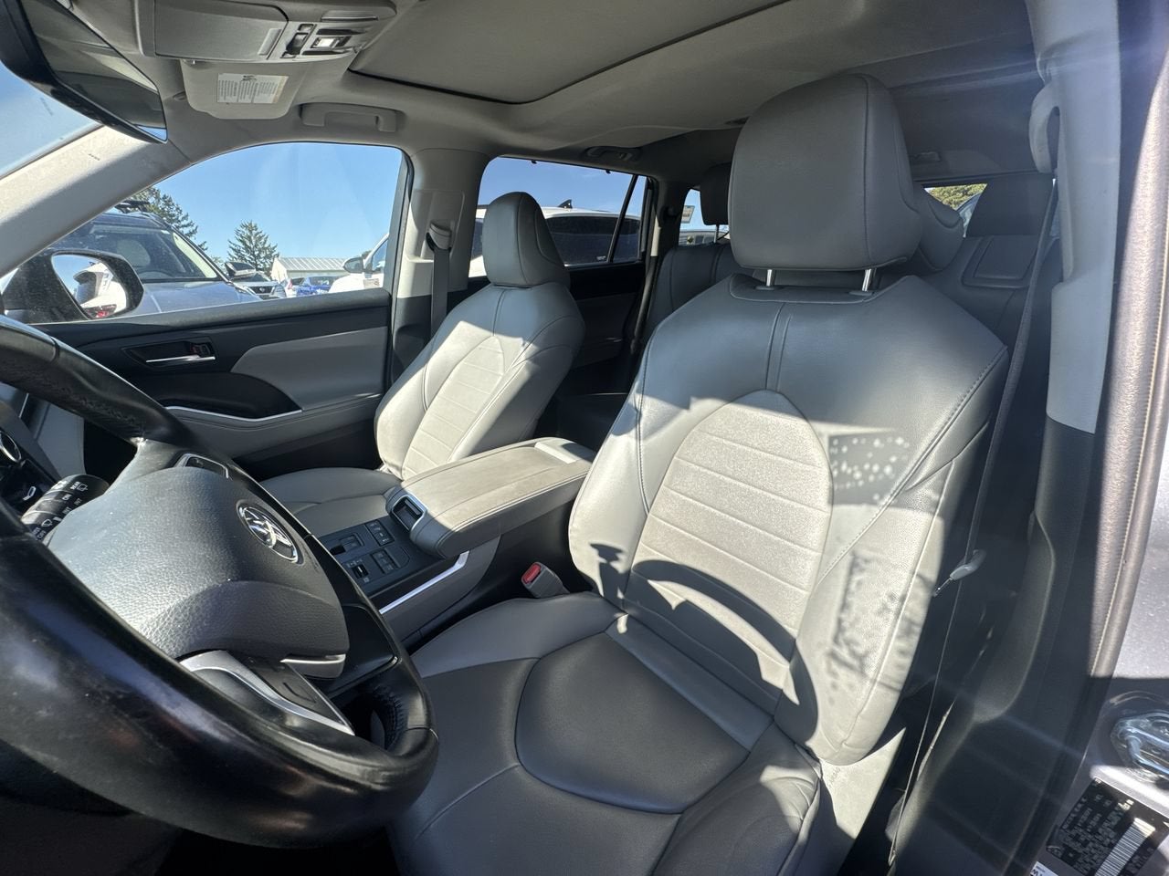 toyota highlander 2022 5TDGZRBH1NS216925 image toyota highlander 2022 5TDGZRBH1NS216925 image