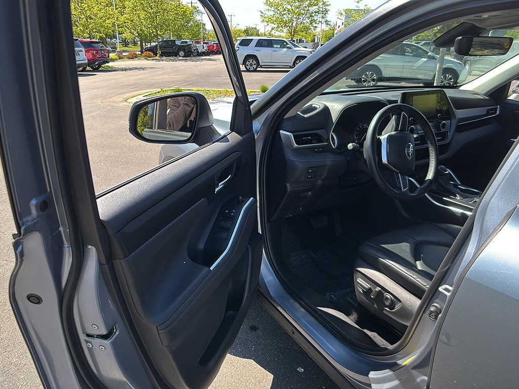 toyota highlander 2022 5TDGZRBH4NS190269 image toyota highlander 2022 5TDGZRBH4NS190269 image