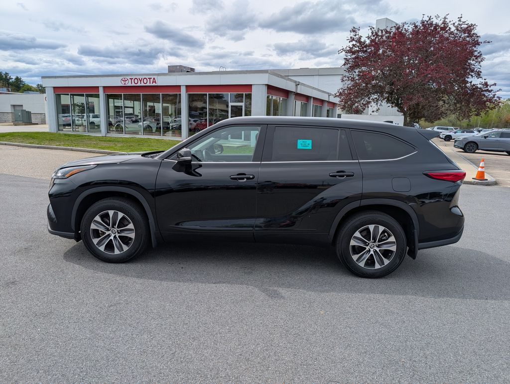 toyota highlander 2022 5TDGZRBH7NS256314 image toyota highlander 2022 5TDGZRBH7NS256314 image