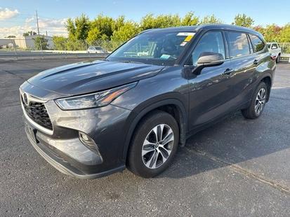 toyota highlander 2022 5TDGZRBH2NS206629 image toyota highlander 2022 5TDGZRBH2NS206629 image
