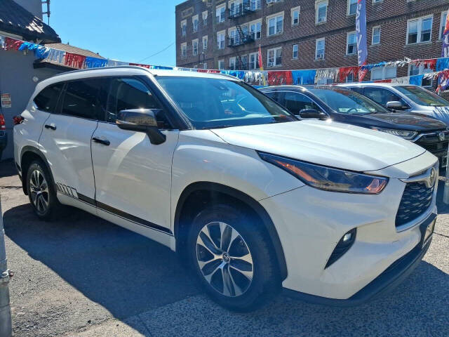 toyota highlander 2022 5TDGZRBH6NS584453 image toyota highlander 2022 5TDGZRBH6NS584453 image