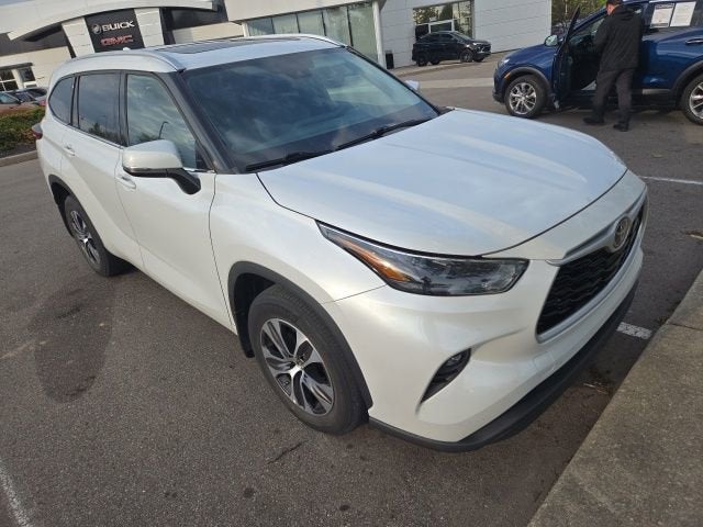 toyota highlander 2022 5TDGZRBH4NS571653 image toyota highlander 2022 5TDGZRBH4NS571653 image