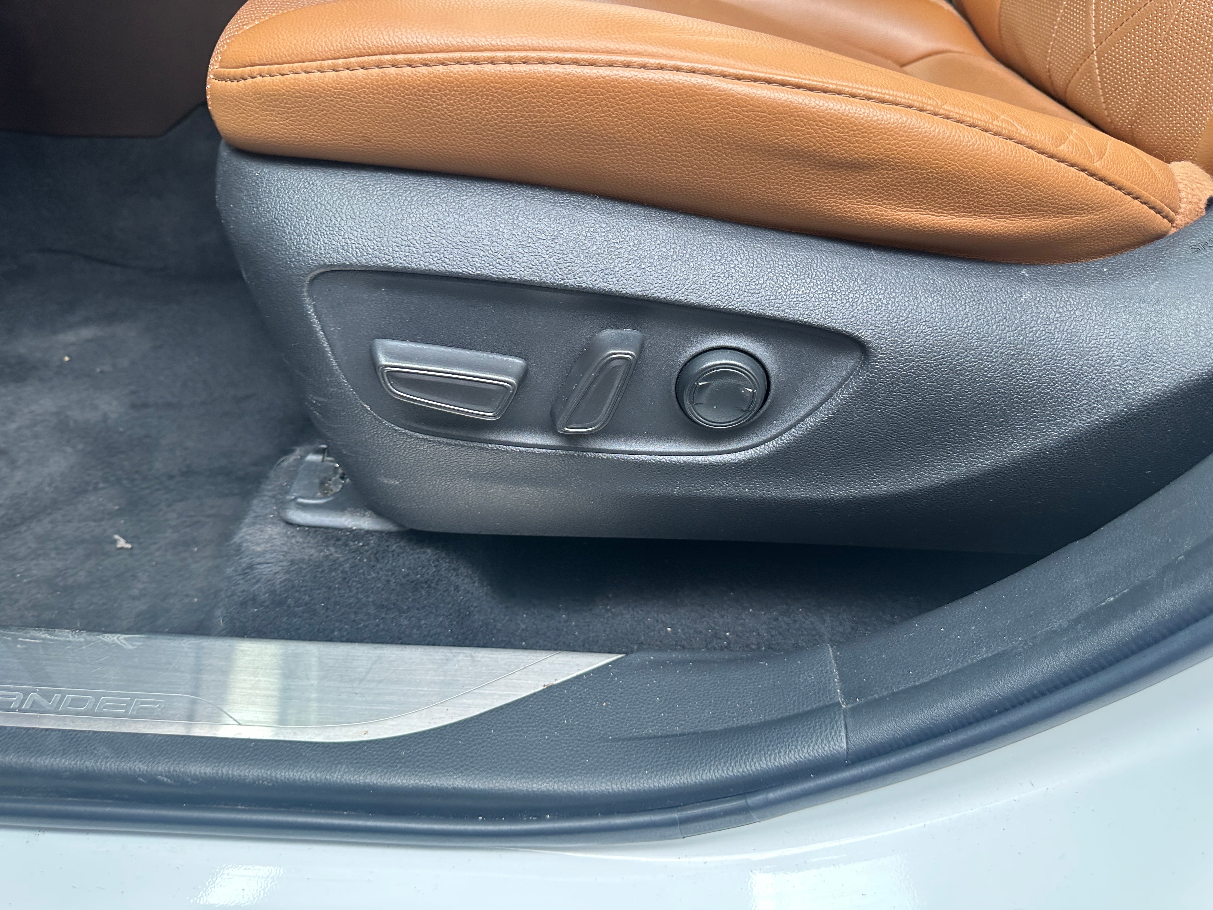 toyota highlander 2022 5TDFZRAH7NS101890 image