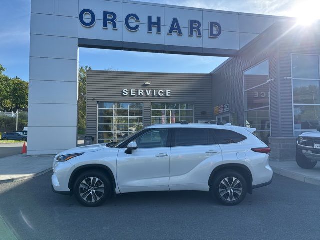 toyota highlander 2022 5TDGZRBH9NS583474 image toyota highlander 2022 5TDGZRBH9NS583474 image