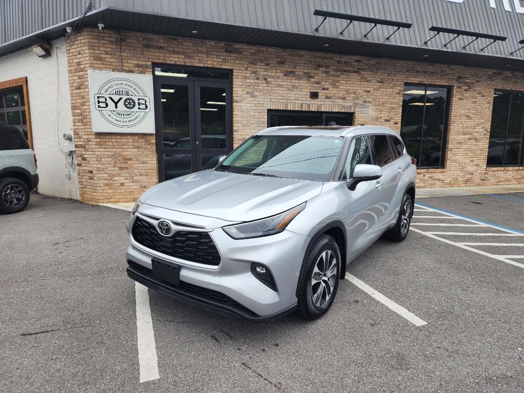 toyota highlander 2022 5TDGZRBH6NS596909 image toyota highlander 2022 5TDGZRBH6NS596909 image