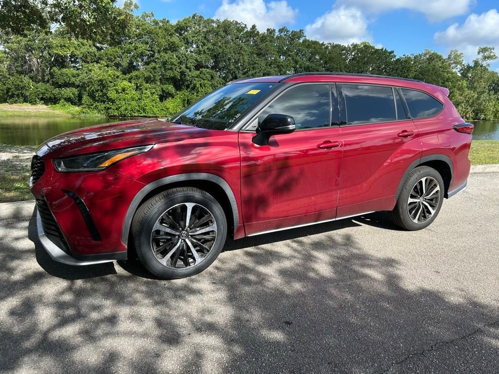 toyota highlander 2022 5TDLZRAH9NS133887 image