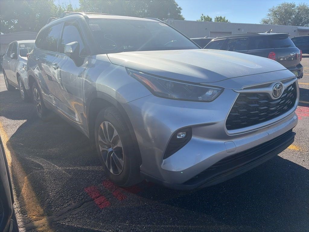 toyota highlander 2022 5TDGZRBH8NS236895 image toyota highlander 2022 5TDGZRBH8NS236895 image