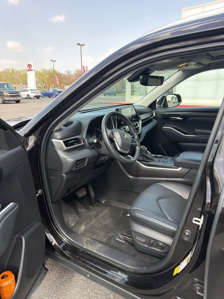 toyota highlander 2022 5TDGZRBH6NS209405 image toyota highlander 2022 5TDGZRBH6NS209405 image