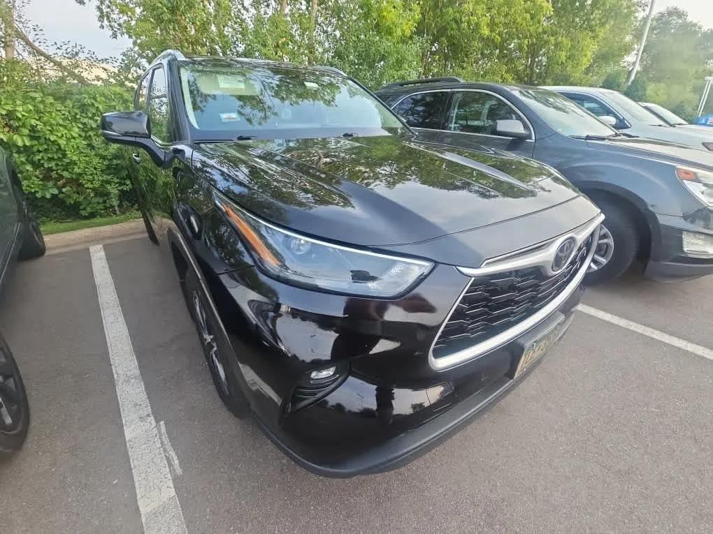 toyota highlander 2022 5TDGZRBH3NS219504 image toyota highlander 2022 5TDGZRBH3NS219504 image