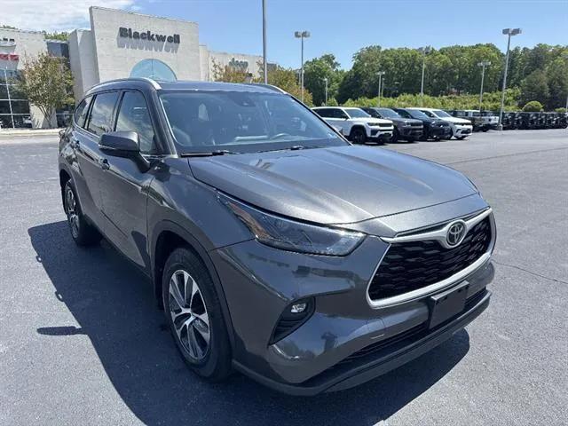 toyota highlander 2022 5TDGZRBH5NS592527 image toyota highlander 2022 5TDGZRBH5NS592527 image