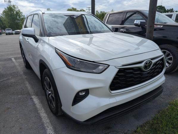 toyota highlander 2022 5TDGZRBH4NS236828 image toyota highlander 2022 5TDGZRBH4NS236828 image