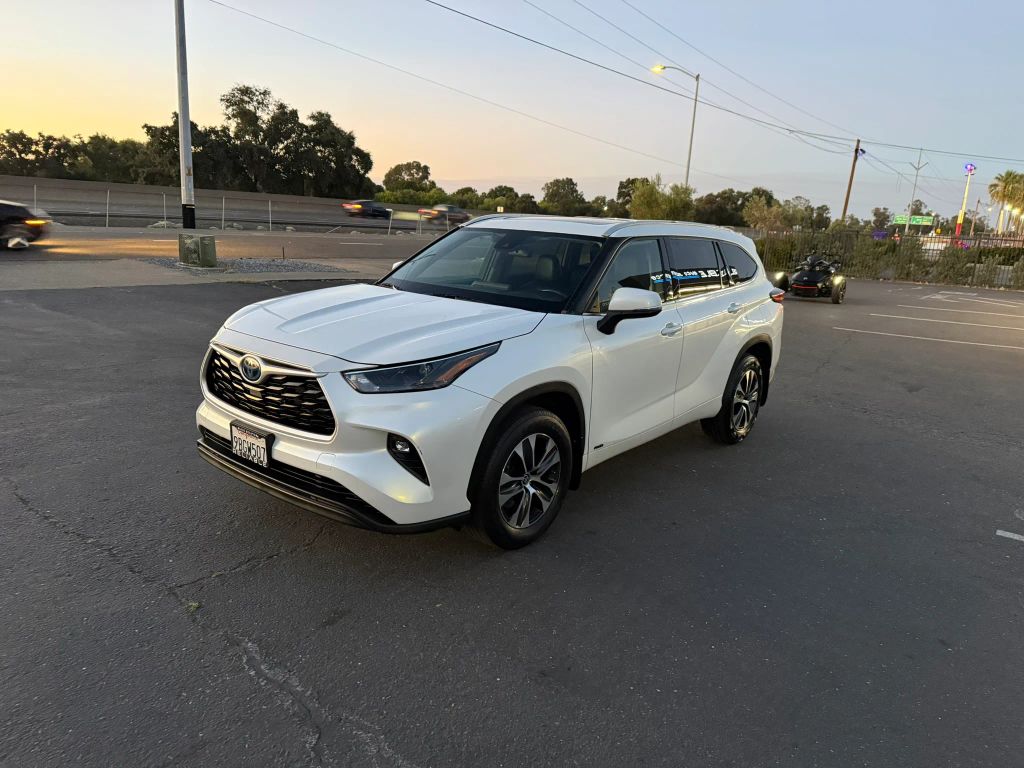 toyota highlander 2022 5TDHBRCH1NS553912 image toyota highlander 2022 5TDHBRCH1NS553912 image
