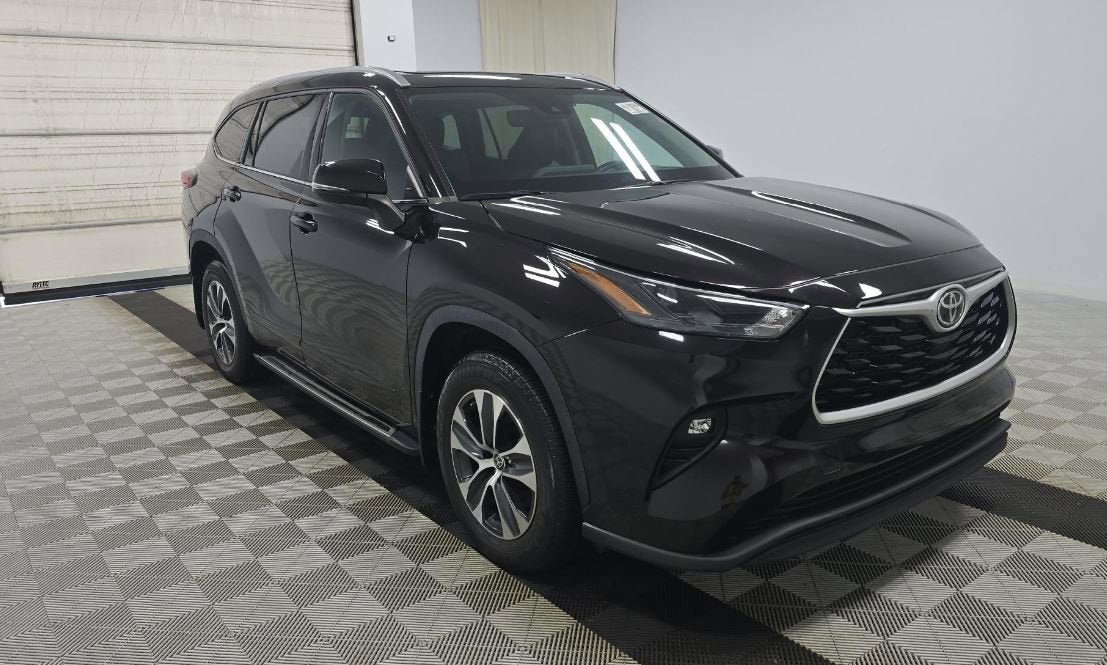 toyota highlander 2022 5TDGZRBH9NS250093 image toyota highlander 2022 5TDGZRBH9NS250093 image