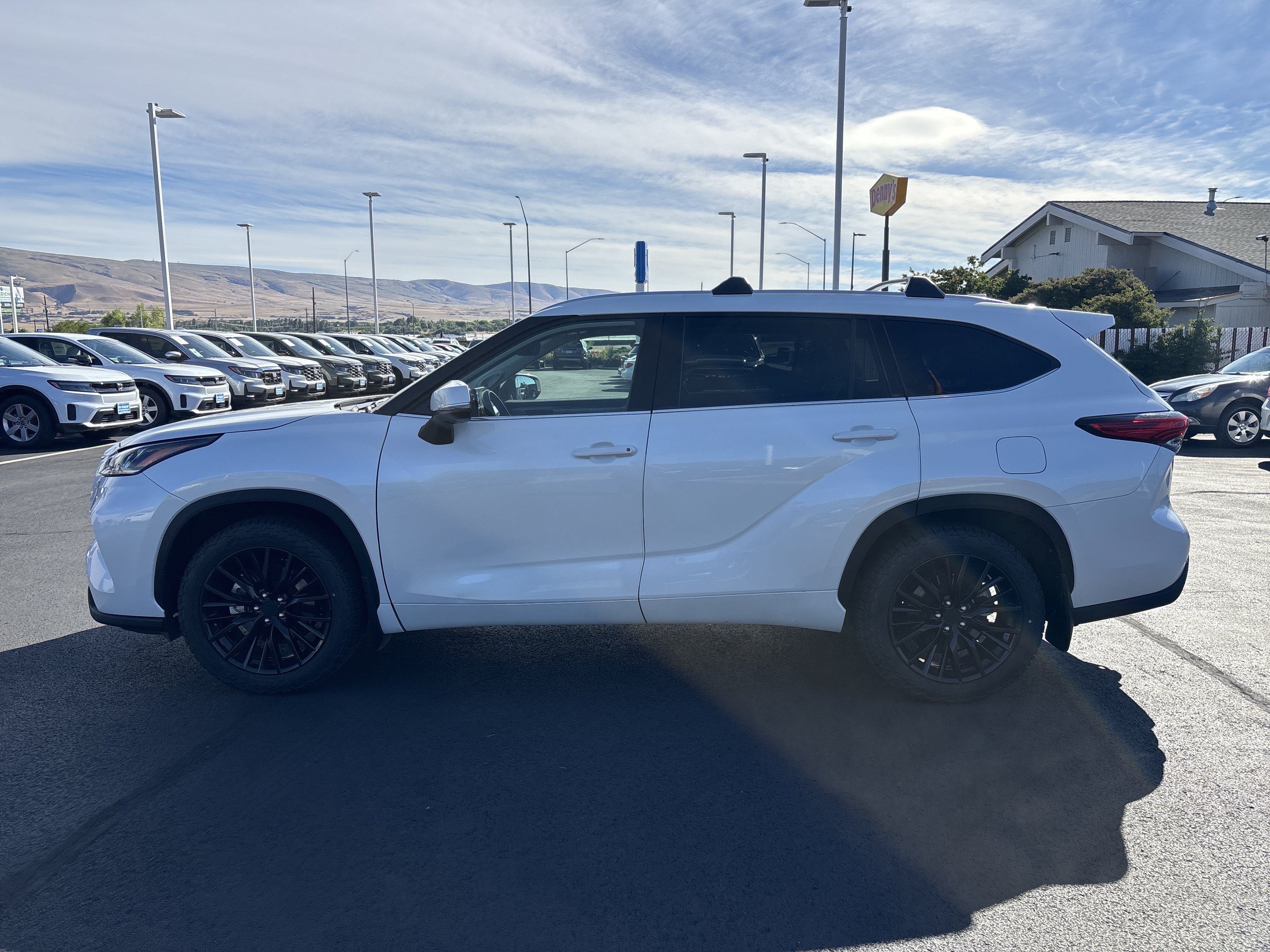 toyota highlander 2022 5TDXBRCH0NS553217 image toyota highlander 2022 5TDXBRCH0NS553217 image