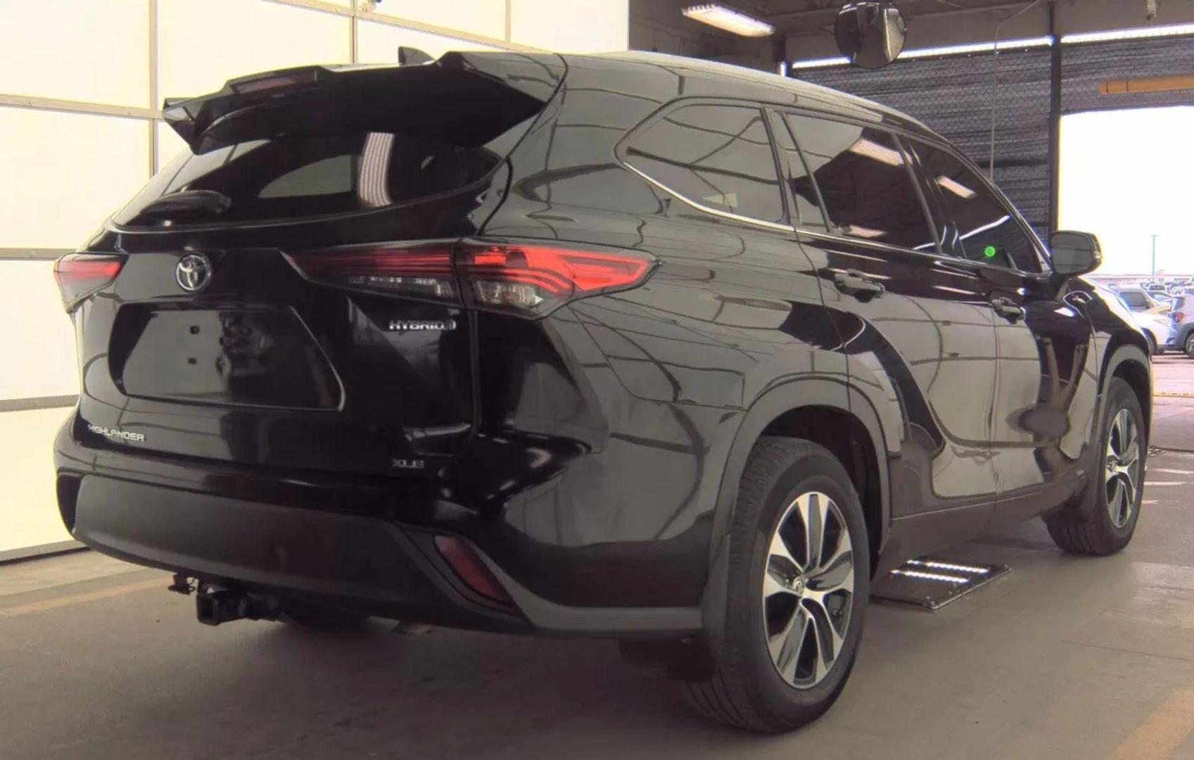 toyota highlander 2022 5TDGBRCH6NS537927 image