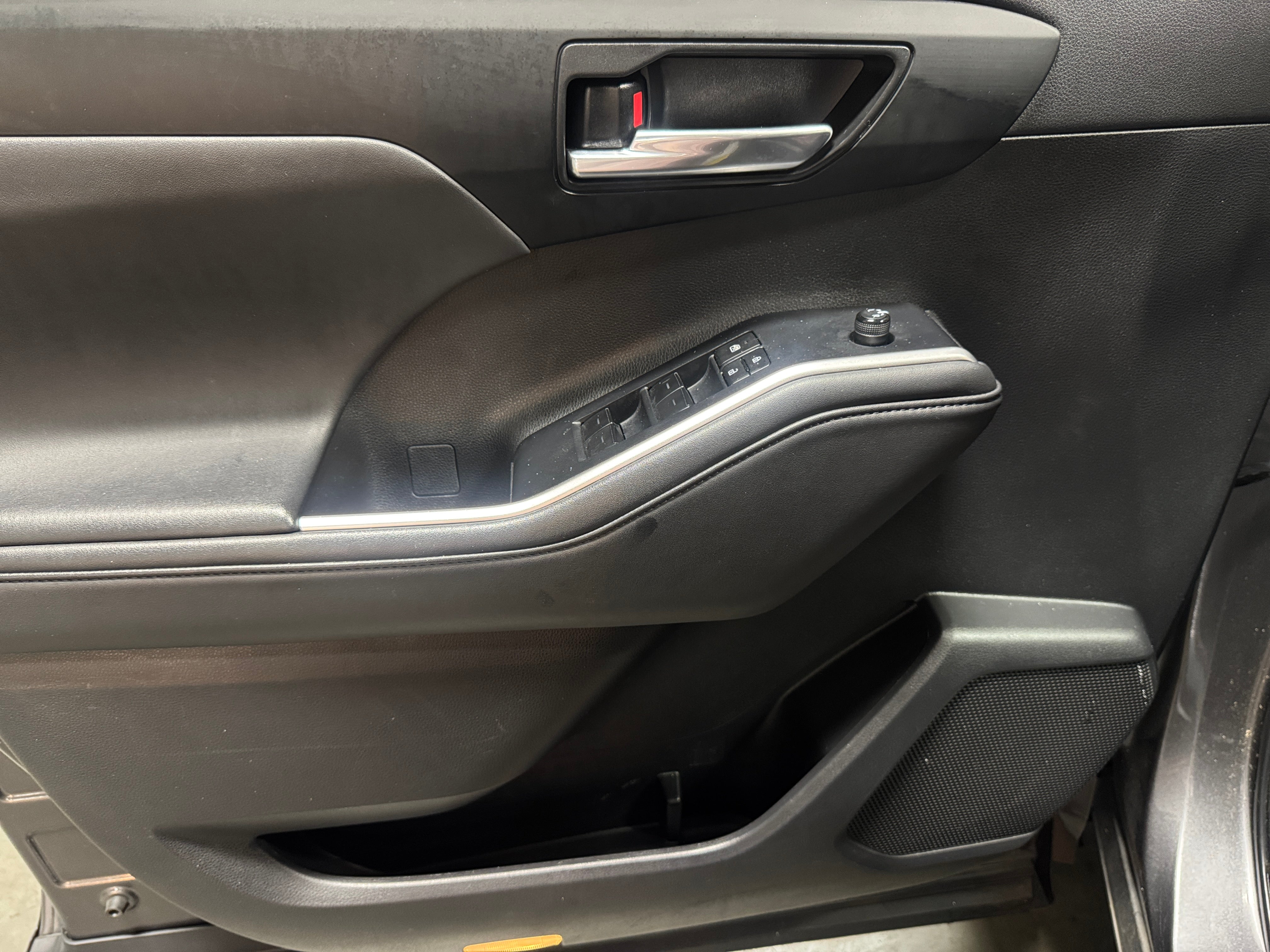 toyota highlander 2022 5TDGZRBH3NS582188 image toyota highlander 2022 5TDGZRBH3NS582188 image