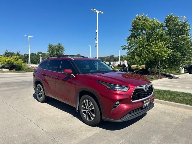 toyota highlander 2022 5TDGZRBH1NS239847 image toyota highlander 2022 5TDGZRBH1NS239847 image