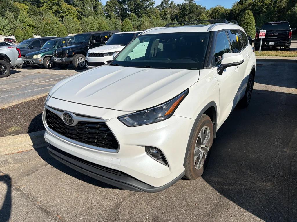 toyota highlander 2022 5TDGZRBH6NS561531 image toyota highlander 2022 5TDGZRBH6NS561531 image