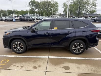 toyota highlander 2022 5TDGZRBH0NS183612 image toyota highlander 2022 5TDGZRBH0NS183612 image