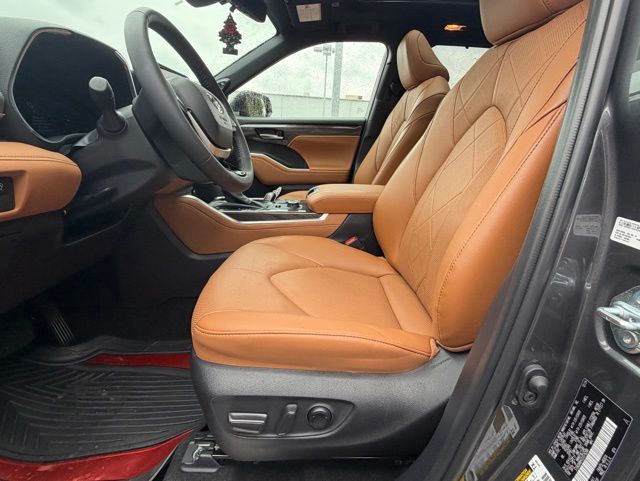toyota highlander 2025 5TDKDRBH4SS576288 image toyota highlander 2025 5TDKDRBH4SS576288 image
