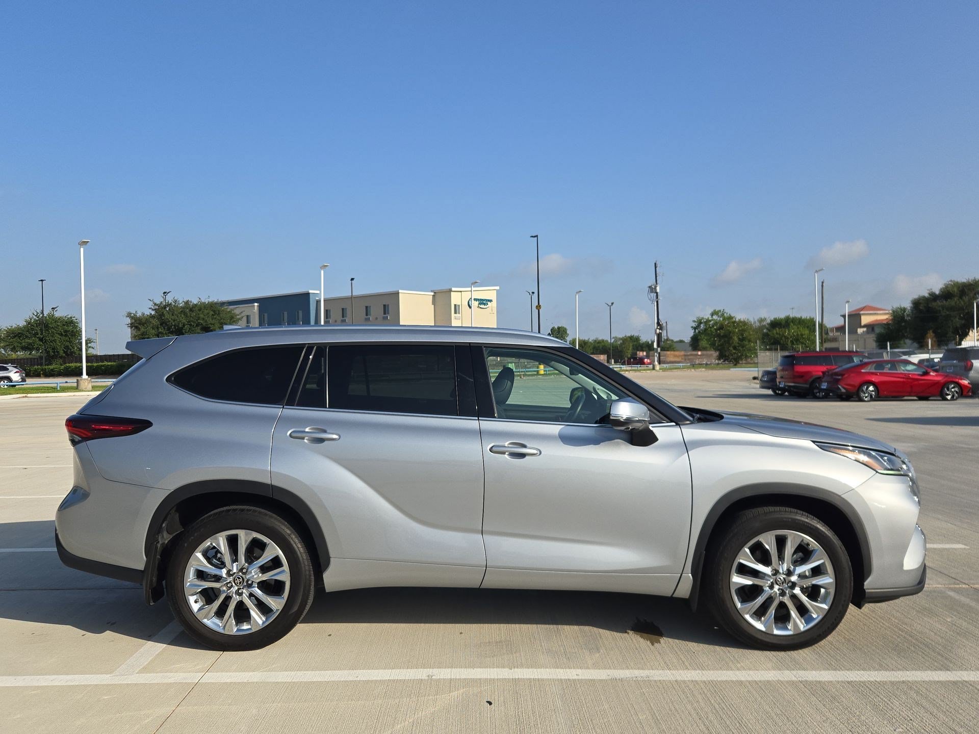toyota highlander 2025 5TDKDRBH8SS580005 image toyota highlander 2025 5TDKDRBH8SS580005 image