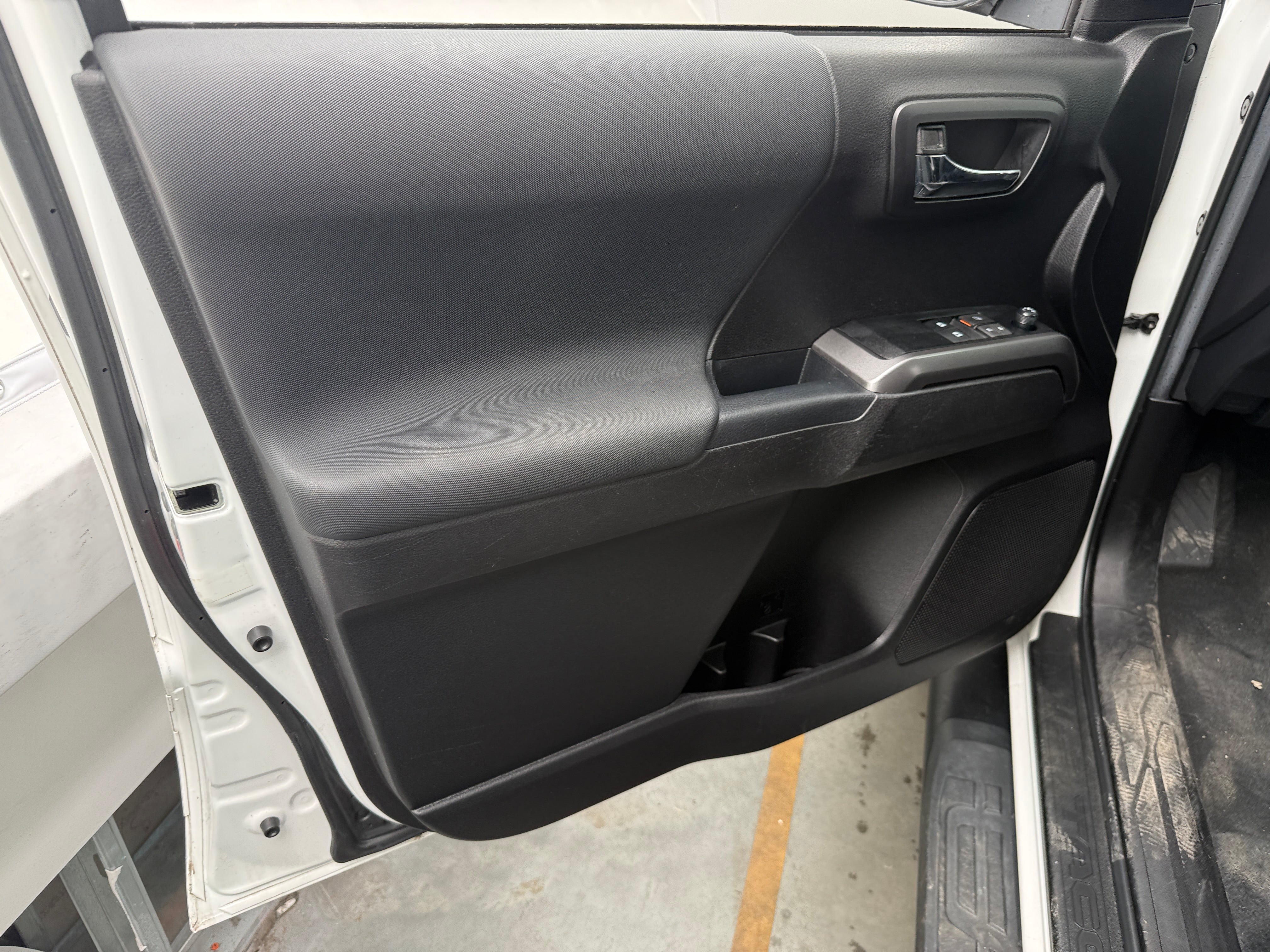 toyota tacoma 2023 3TYSZ5ANXPT129915 image toyota tacoma 2023 3TYSZ5ANXPT129915 image