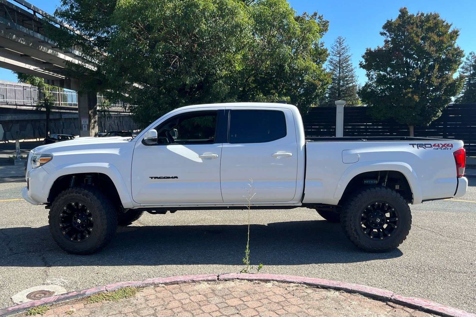 toyota tacoma 2016 3TMDZ5BN0GM010368 image toyota tacoma 2016 3TMDZ5BN0GM010368 image