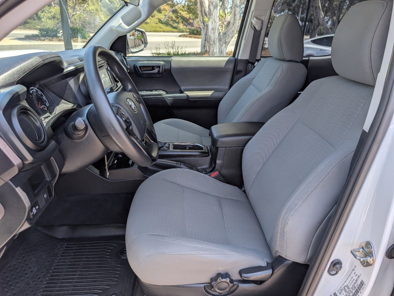 toyota tacoma 2018 3TMCZ5AN0JM139943 image toyota tacoma 2018 3TMCZ5AN0JM139943 image