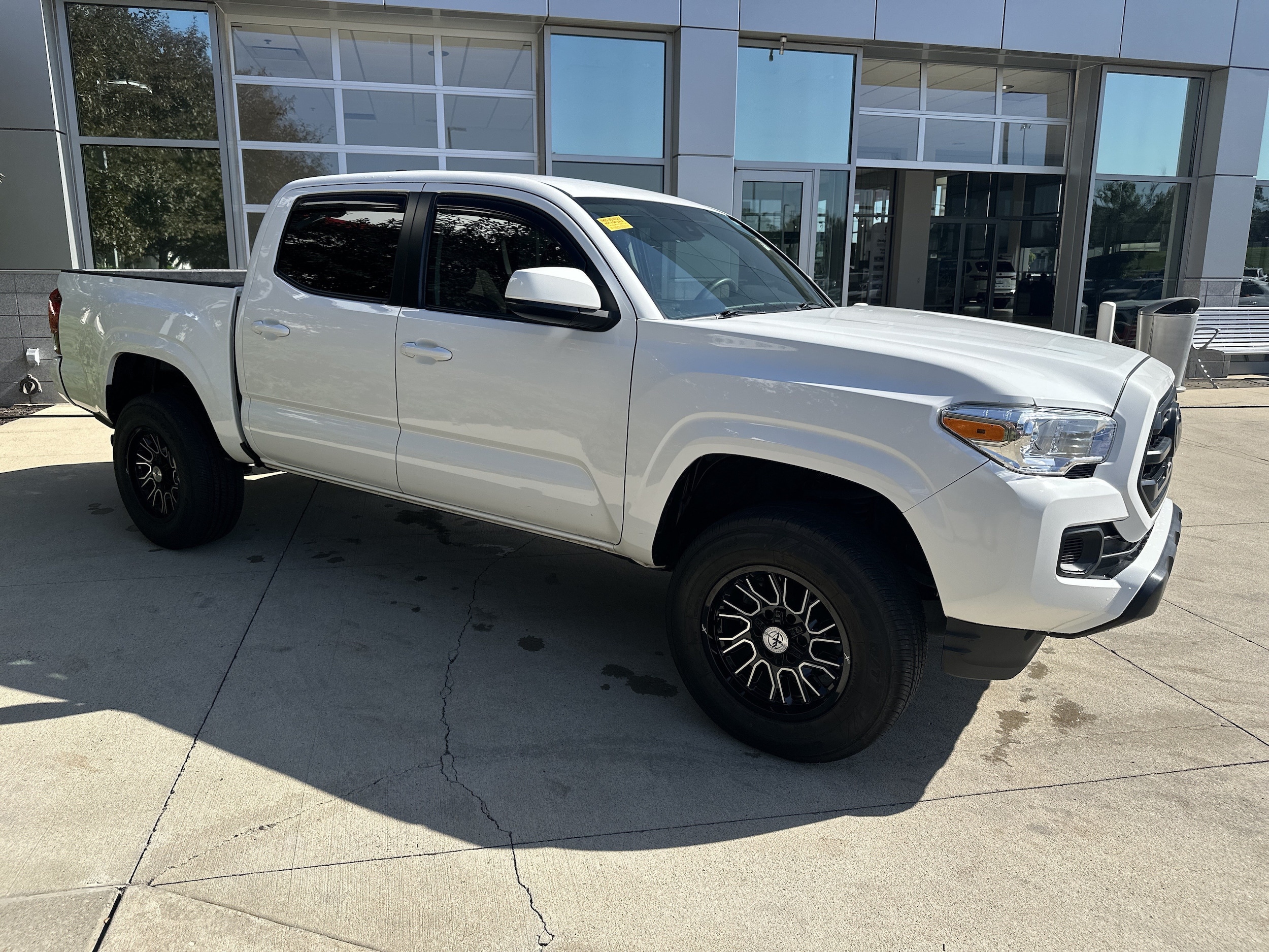 toyota tacoma 2018 3TMCZ5AN1JM185779 image toyota tacoma 2018 3TMCZ5AN1JM185779 image