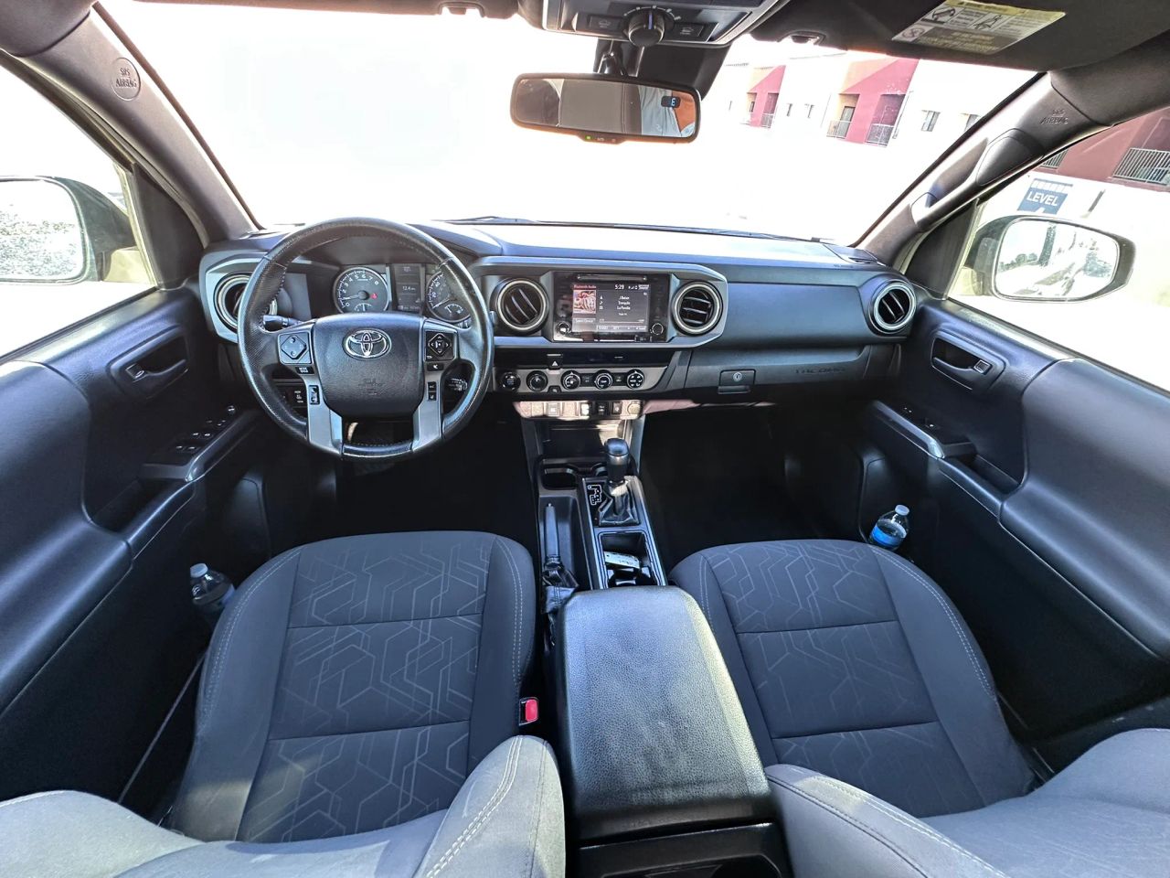 toyota tacoma 2018 3TMCZ5ANXJM133289 image toyota tacoma 2018 3TMCZ5ANXJM133289 image