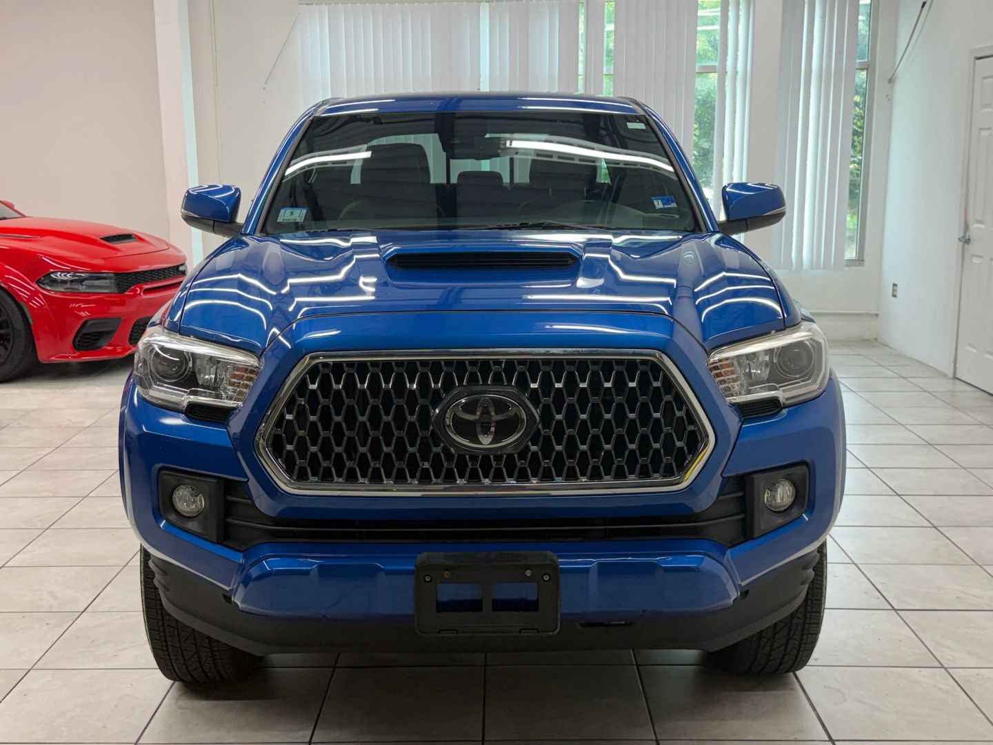 toyota tacoma 2018 3TMCZ5AN5JM181671 image toyota tacoma 2018 3TMCZ5AN5JM181671 image