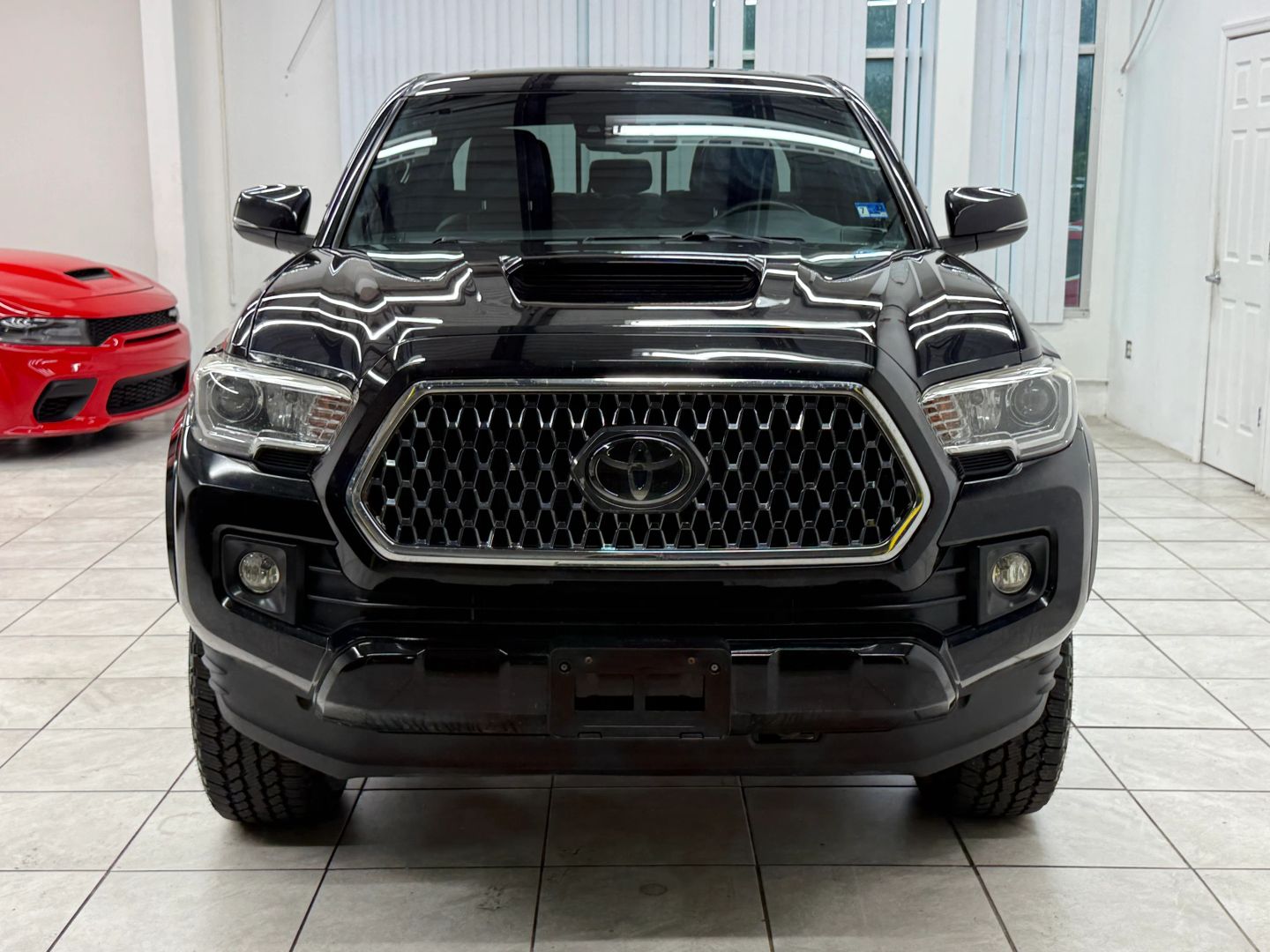 toyota tacoma 2018 3TMCZ5AN5JM138173 image toyota tacoma 2018 3TMCZ5AN5JM138173 image