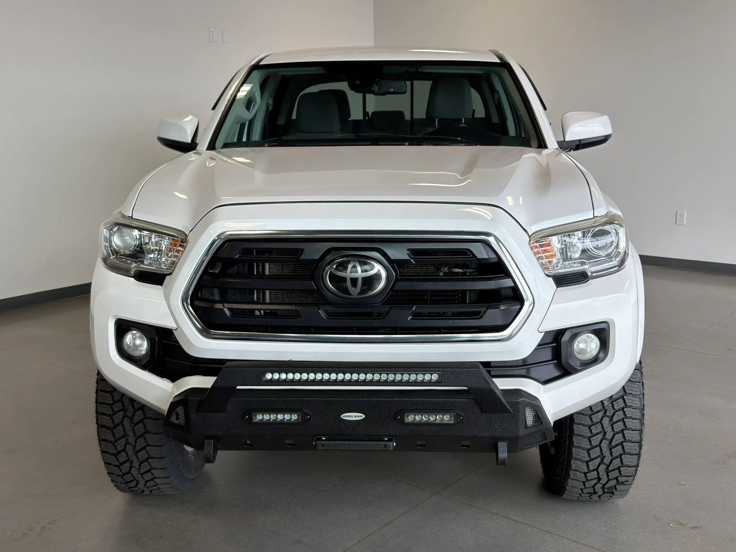 toyota tacoma 2018 3TMCZ5AN8JM122386 image toyota tacoma 2018 3TMCZ5AN8JM122386 image