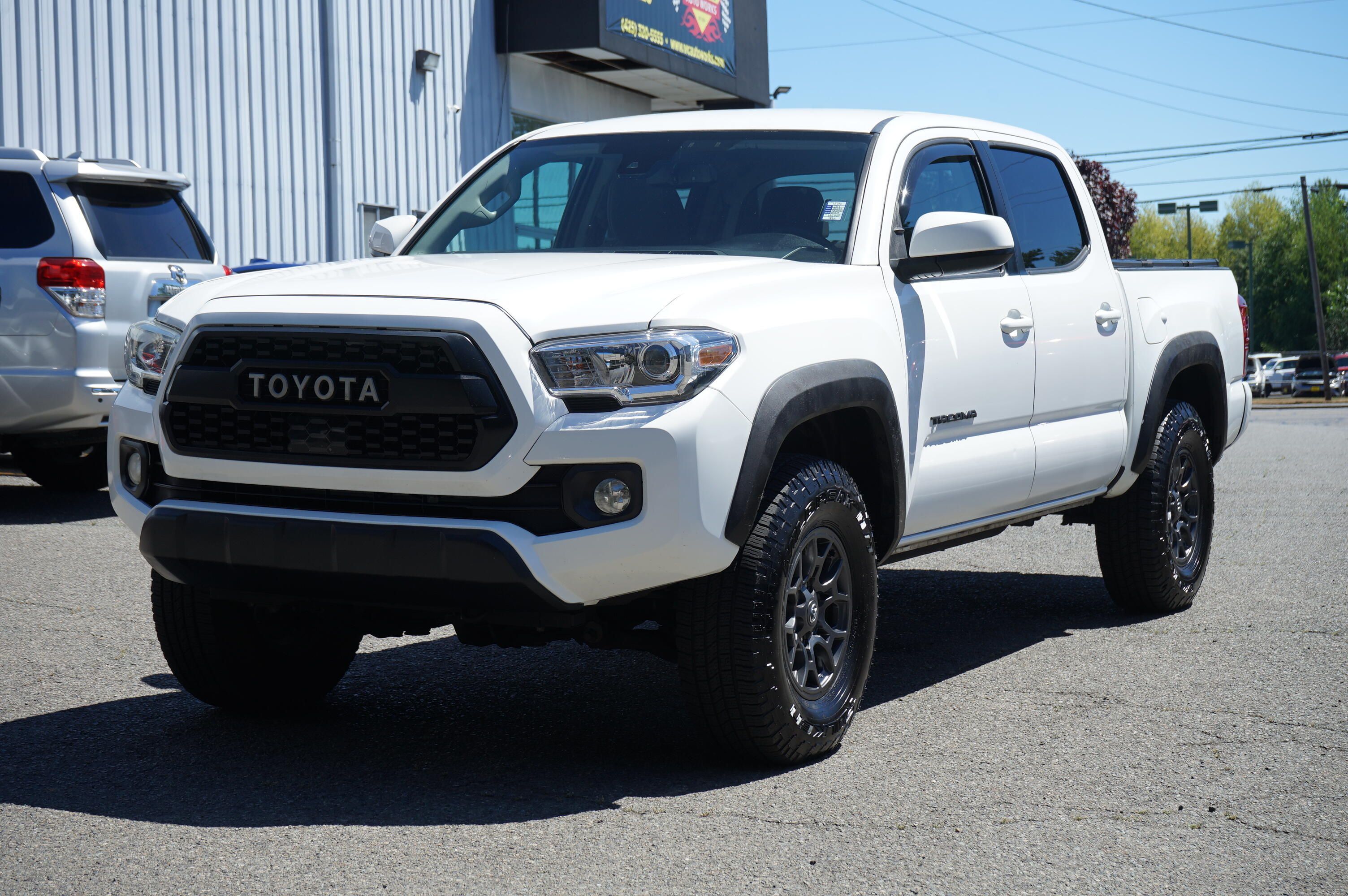 toyota tacoma 2018 3TMCZ5AN4JM142523 image toyota tacoma 2018 3TMCZ5AN4JM142523 image