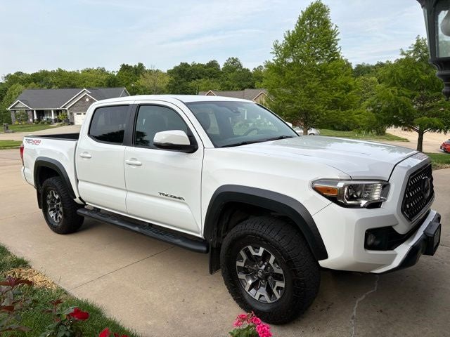 toyota tacoma 2018 3TMCZ5AN0JM157343 image toyota tacoma 2018 3TMCZ5AN0JM157343 image
