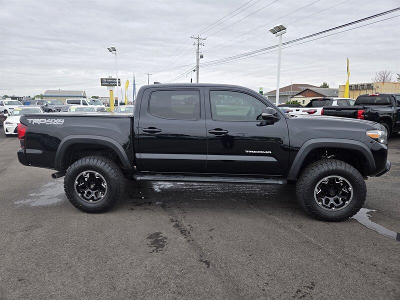 toyota tacoma 2018 3TMCZ5AN9JM179907 image toyota tacoma 2018 3TMCZ5AN9JM179907 image