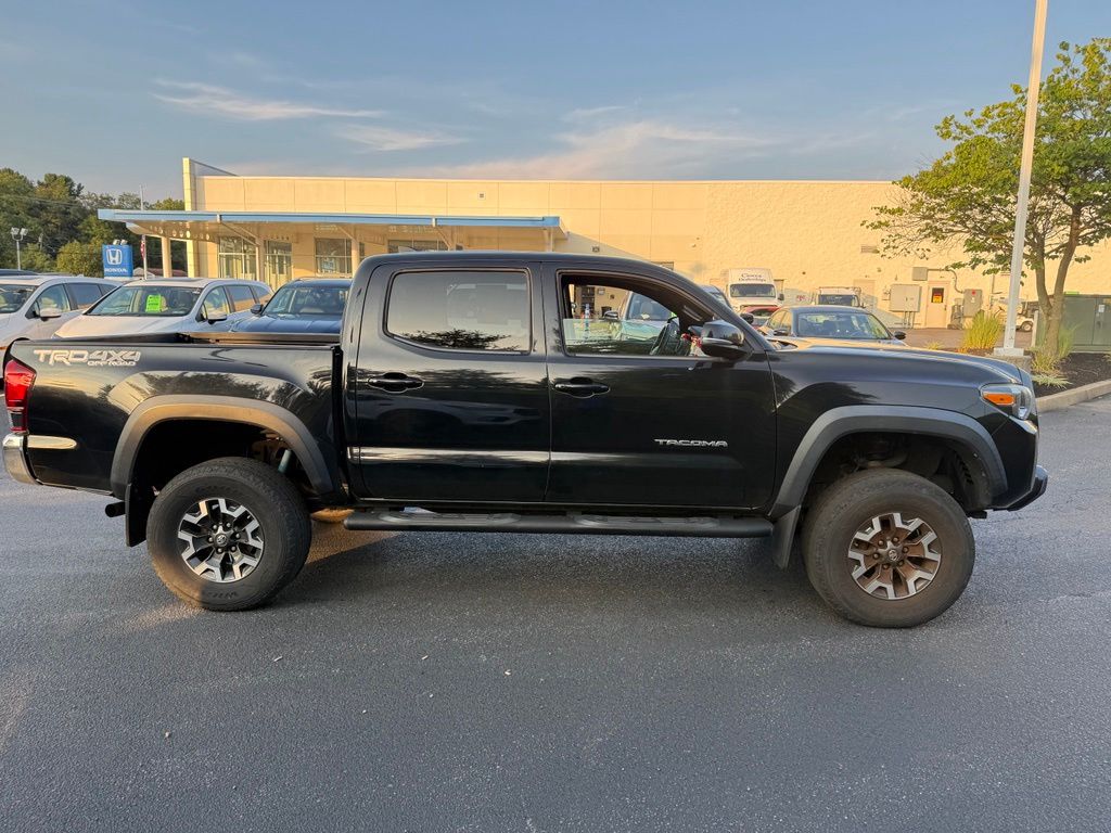 toyota tacoma 2018 3TMCZ5AN7JM179470 image toyota tacoma 2018 3TMCZ5AN7JM179470 image