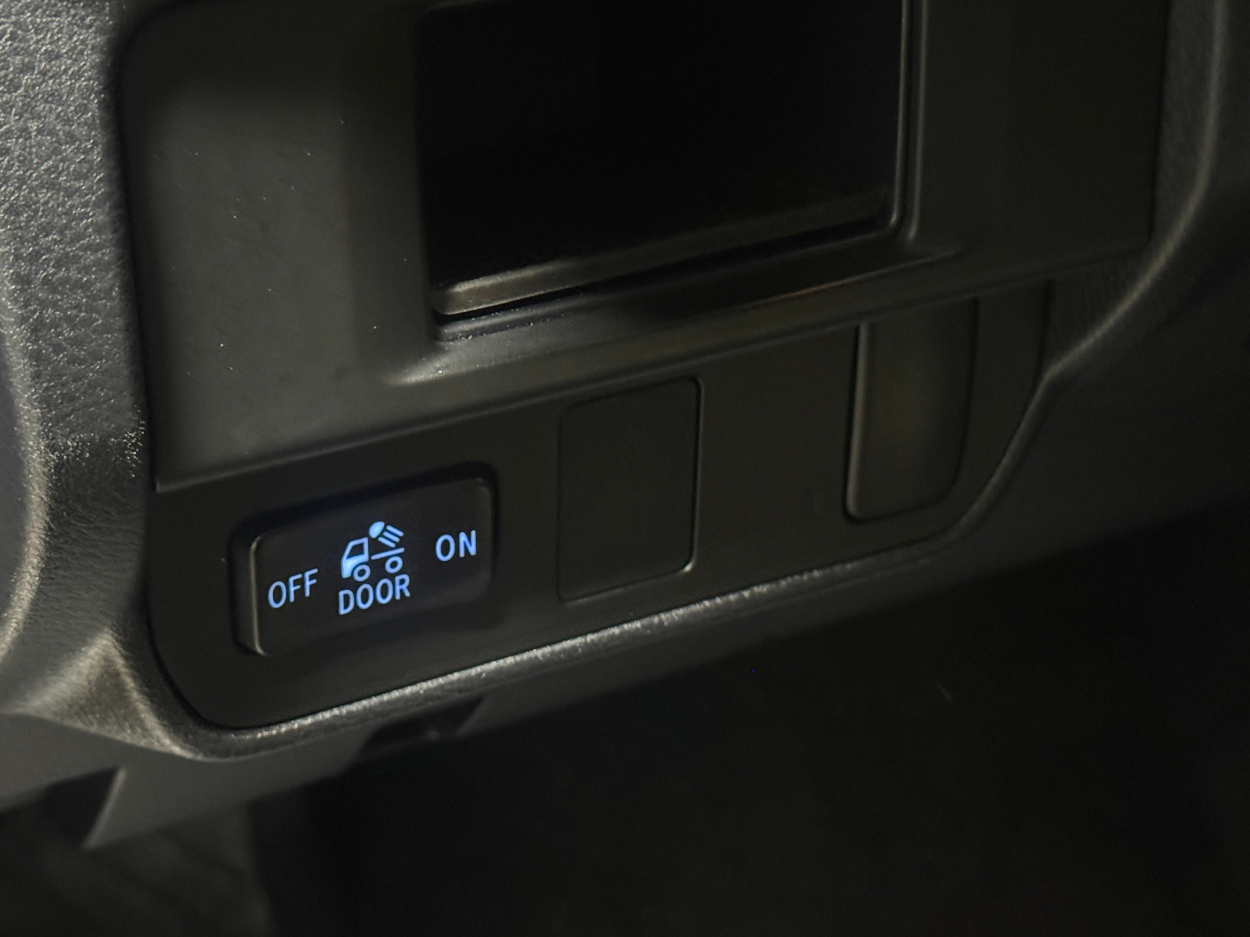 toyota tacoma 2017 5TFAX5GN7HX076655 image toyota tacoma 2017 5TFAX5GN7HX076655 image