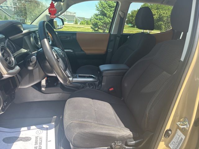 toyota tacoma 2017 3TMCZ5AN7HM067469 image toyota tacoma 2017 3TMCZ5AN7HM067469 image