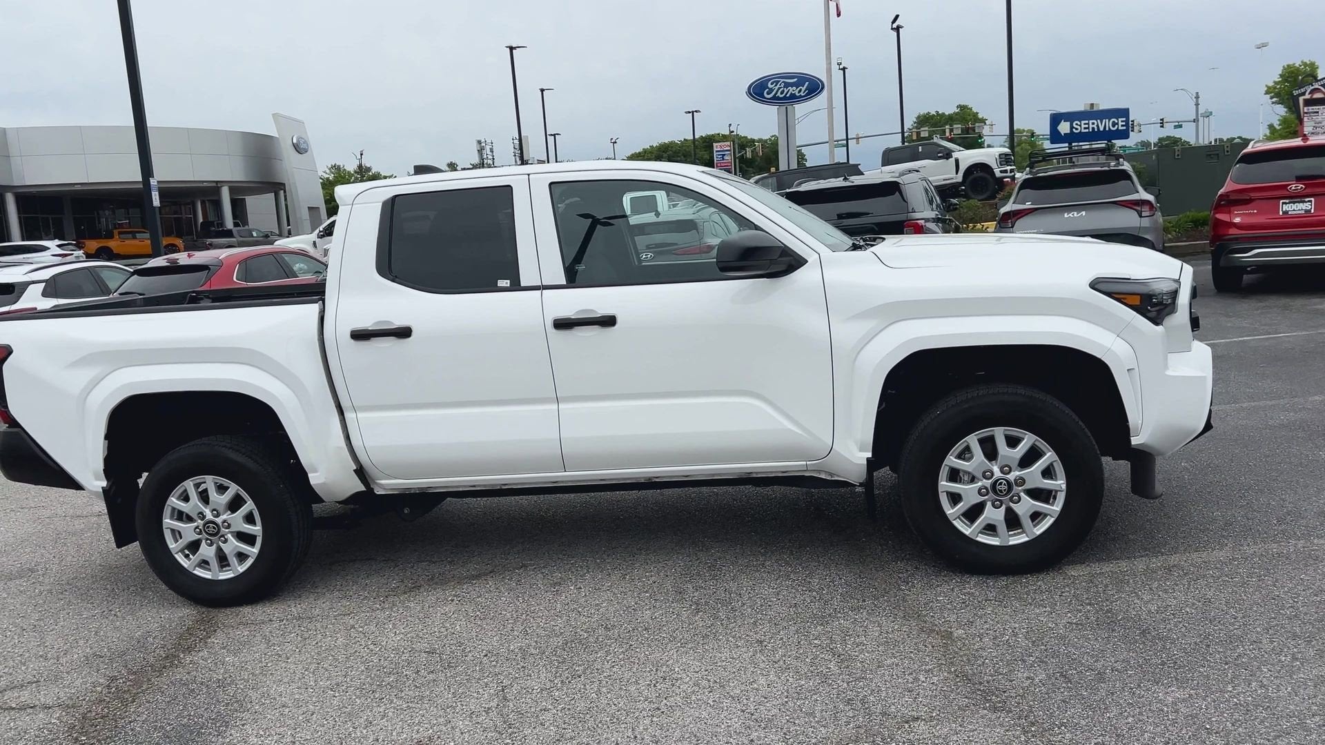 toyota tacoma 2024 3TYKD5HN5RT010998 image toyota tacoma 2024 3TYKD5HN5RT010998 image
